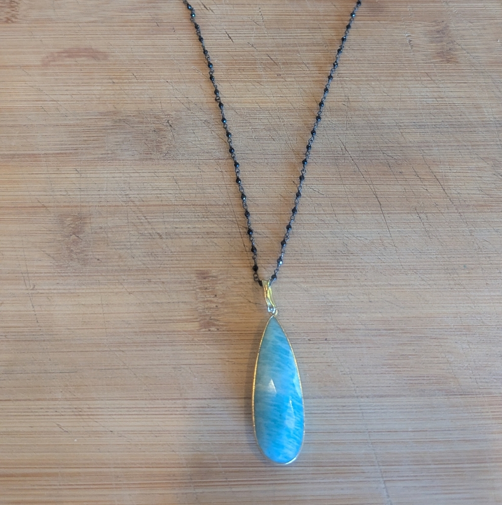 Elegant Blue Pendant Necklace